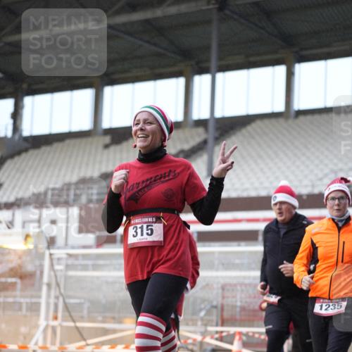 07.12.2025 - St. Pauli X-Mass-Run No. 15 Patografie http://msf.ph/oto/9368175 07.12.2025 11:07:29 Ziel 77, 315, 332, 377, 476, 490, 591, 603, 621, 622, 623, 673, 781, 1202, 1206, 1233, 1235, 1509, 1824, 1866, 1910, 2403, 2693, 5008 meine-sportfotos.de
