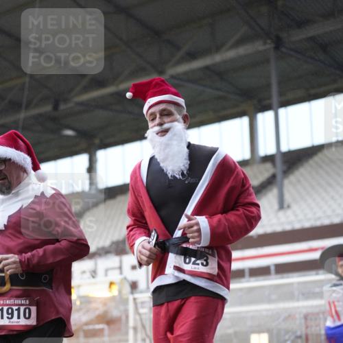 07.12.2025 - St. Pauli X-Mass-Run No. 15 Patografie http://msf.ph/oto/9368182 07.12.2025 11:07:32 Ziel 77, 315, 332, 377, 623, 781, 1233, 1235, 1509, 1824, 1866, 1910, 2693, 5008 meine-sportfotos.de