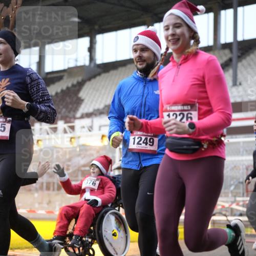07.12.2025 - St. Pauli X-Mass-Run No. 15 Patografie http://msf.ph/oto/9368222 07.12.2025 11:07:57 Ziel 271, 286, 293, 629, 635, 653, 772, 774, 1107, 1123, 1129, 1226, 1230, 1249, 1342, 1355, 1378, 1381, 1382, 1383, 1439, 1441, 1460, 1520, 1525, 1809, 1810, 4798, 4815 meine-sportfotos.de