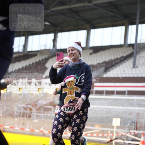 07.12.2025 - St. Pauli X-Mass-Run No. 15 Patografie http://msf.ph/oto/9368231 07.12.2025 11:08:09 Ziel 100, 396, 629, 635, 758, 1078, 1170, 1226, 1230, 1249, 1342, 1355, 1525, 1559, 1560, 1596, 1809, 1810, 4798, 4815 meine-sportfotos.de