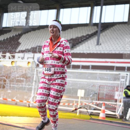 07.12.2025 - St. Pauli X-Mass-Run No. 15 Patografie http://msf.ph/oto/9368241 07.12.2025 11:08:17 Ziel 100, 152, 155, 166, 396, 446, 758, 784, 1078, 1170, 1184, 1559, 1560, 1596, 1706 meine-sportfotos.de
