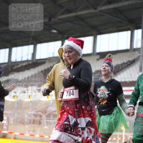 07.12.2025 - St. Pauli X-Mass-Run No. 15 Patografie http://msf.ph/oto/9368246 07.12.2025 11:08:21 Ziel 100, 152, 155, 166, 396, 446, 758, 784, 1078, 1170, 1184, 1424, 1491, 1559, 1560, 1625, 1706, 2259, 4584, 4819, 4830 meine-sportfotos.de