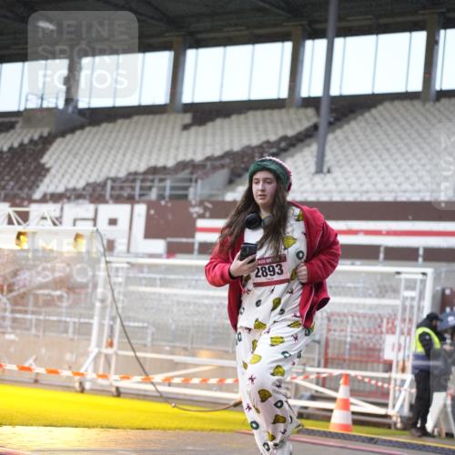 07.12.2025 - St. Pauli X-Mass-Run No. 15 Patografie http://msf.ph/oto/9368260 07.12.2025 11:08:27 Ziel 152, 155, 166, 396, 446, 758, 784, 1078, 1170, 1184, 1424, 1491, 1625, 1706, 2259, 2893, 4584, 4819, 4830 meine-sportfotos.de