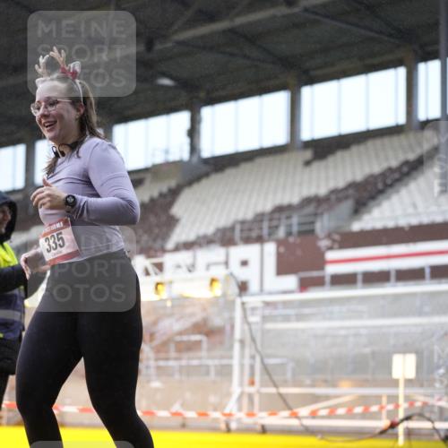 07.12.2025 - St. Pauli X-Mass-Run No. 15 Patografie http://msf.ph/oto/9368279 07.12.2025 11:08:53 Ziel 335, 338, 341, 495, 496, 619, 1136, 1138, 1140, 1205, 1211, 1502, 1511, 2070, 2879, 2898 meine-sportfotos.de