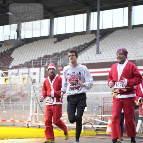 07.12.2025 - St. Pauli X-Mass-Run No. 15 Patografie http://msf.ph/oto/9368306 07.12.2025 11:09:24 Ziel 59, 66, 266, 330, 971, 1084, 1110, 1463, 1477, 1641, 1851, 1870, 1945, 1974, 2042, 3151, 4190, 4191 meine-sportfotos.de