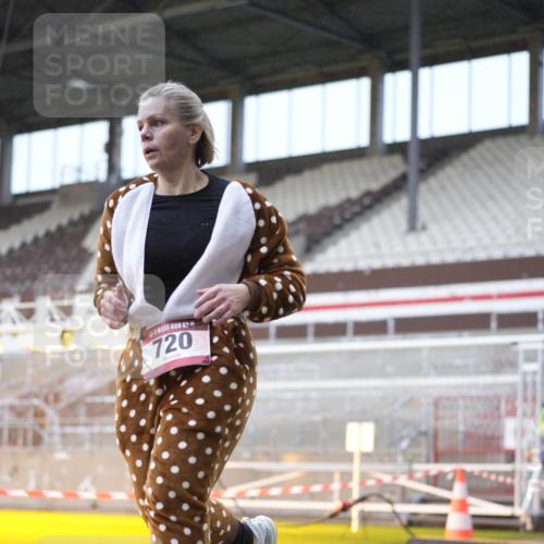 07.12.2025 - St. Pauli X-Mass-Run No. 15 Patografie http://msf.ph/oto/9368326 07.12.2025 11:09:47 Ziel 696, 720, 737, 755, 814, 863, 1157, 1163 meine-sportfotos.de