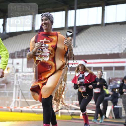 07.12.2025 - St. Pauli X-Mass-Run No. 15 Patografie http://msf.ph/oto/9368367 07.12.2025 11:10:31 Ziel 29, 30, 31, 49, 53, 122, 134, 745, 1064, 1066, 1298, 1380, 1398, 1626, 1692, 1694, 1697, 1739, 1740, 3124, 3136 meine-sportfotos.de