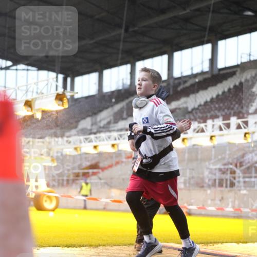 07.12.2025 - St. Pauli X-Mass-Run No. 15 Patografie http://msf.ph/oto/9368372 07.12.2025 11:10:37 Ziel 29, 30, 31, 49, 122, 134, 745, 1064, 1066, 1380, 1584, 1626, 1692, 3124, 3136, 4574 meine-sportfotos.de