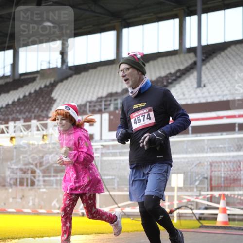 07.12.2025 - St. Pauli X-Mass-Run No. 15 Patografie http://msf.ph/oto/9368374 07.12.2025 11:10:40 Ziel 29, 30, 31, 49, 122, 134, 745, 1064, 1066, 1380, 1400, 1402, 1584, 1626, 1692, 3124, 3136, 4574 meine-sportfotos.de
