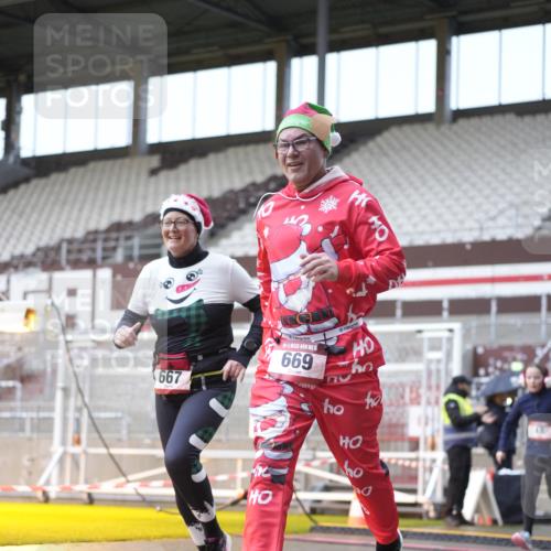 07.12.2025 - St. Pauli X-Mass-Run No. 15 Patografie http://msf.ph/oto/9368381 07.12.2025 11:10:51 Ziel 48, 660, 667, 669, 1400, 1402, 1584, 1626, 2616, 4574 meine-sportfotos.de