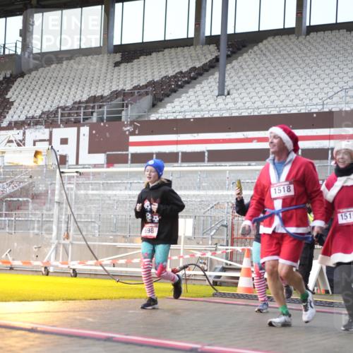 07.12.2025 - St. Pauli X-Mass-Run No. 15 Patografie http://msf.ph/oto/9368386 07.12.2025 11:11:01 Ziel 48, 660, 667, 669, 697, 698, 1518, 1519, 2258, 2616, 2742 meine-sportfotos.de