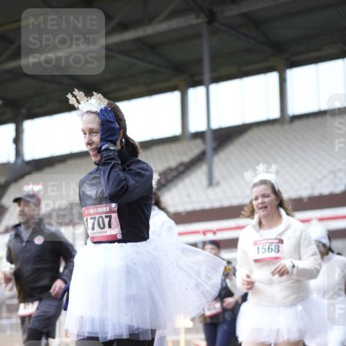 07.12.2025 - St. Pauli X-Mass-Run No. 15 Patografie http://msf.ph/oto/9368395 07.12.2025 11:11:08 Ziel 48, 411, 660, 697, 698, 777, 787, 788, 812, 815, 817, 832, 841, 909, 1145, 1146, 1147, 1518, 1519, 1557, 1565, 1568, 1619, 1707, 2258, 2742, 4801, 4813 meine-sportfotos.de