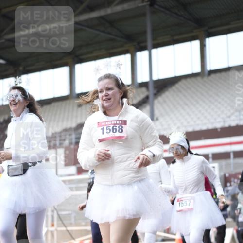 07.12.2025 - St. Pauli X-Mass-Run No. 15 Patografie http://msf.ph/oto/9368397 07.12.2025 11:11:09 Ziel 411, 697, 698, 777, 787, 788, 812, 815, 817, 832, 841, 909, 1145, 1146, 1147, 1518, 1519, 1557, 1565, 1568, 1619, 1707, 2258, 2742, 4801, 4813 meine-sportfotos.de