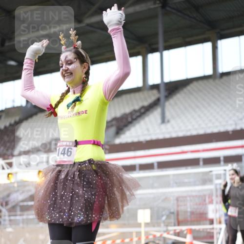 07.12.2025 - St. Pauli X-Mass-Run No. 15 Patografie http://msf.ph/oto/9368409 07.12.2025 11:11:13 Ziel 171, 182, 190, 411, 697, 698, 777, 787, 788, 812, 815, 817, 832, 841, 909, 1145, 1146, 1147, 1518, 1519, 1557, 1565, 1568, 1619, 1707, 2258, 2742, 4801, 4805, 4806, 4810, 4813, 5005, 5006 meine-sportfotos.de