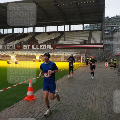 07.12.2025 - St. Pauli X-Mass-Run No. 15 Fabian Wolf http://msf.ph/oto/9368452 07.12.2025 09:51:20 Ziel 13, 1258, 2030, 2135, 2646, 3110, 4273 meine-sportfotos.de