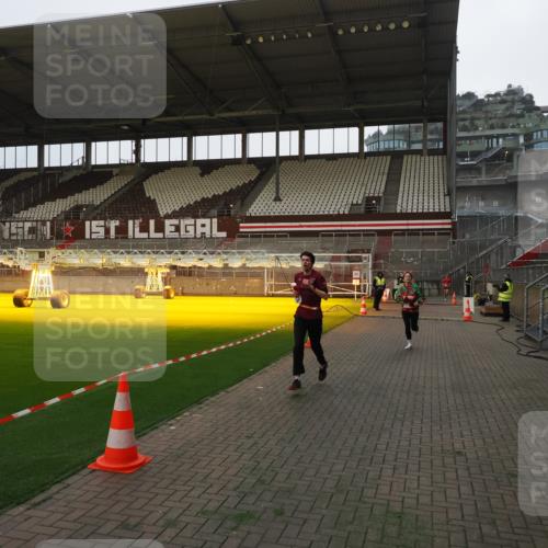 07.12.2025 - St. Pauli X-Mass-Run No. 15 Fabian Wolf http://msf.ph/oto/9368476 07.12.2025 09:51:34 Ziel 13, 1117, 1258, 1893, 2030, 3110, 4273 meine-sportfotos.de
