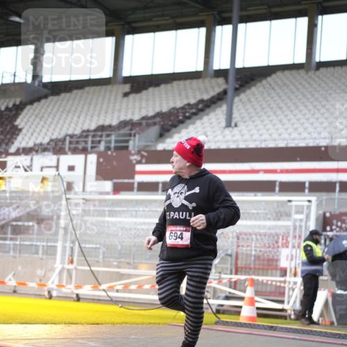 07.12.2025 - St. Pauli X-Mass-Run No. 15 Patografie http://msf.ph/oto/9368496 07.12.2025 11:11:47 Ziel 408, 437, 679, 689, 690, 694, 1186 meine-sportfotos.de
