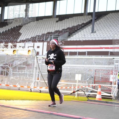 07.12.2025 - St. Pauli X-Mass-Run No. 15 Patografie http://msf.ph/oto/9368504 07.12.2025 11:11:50 Ziel 408, 437, 679, 689, 690, 694, 1186 meine-sportfotos.de
