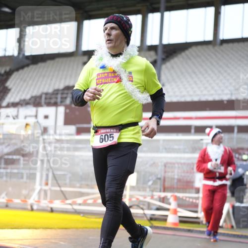 07.12.2025 - St. Pauli X-Mass-Run No. 15 Patografie http://msf.ph/oto/9368534 07.12.2025 11:12:11 Ziel 76, 79, 218, 388, 416, 597, 605, 671, 682, 695, 718, 819, 836, 839, 888, 1246, 1278 meine-sportfotos.de