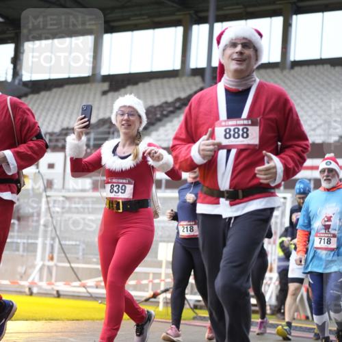 07.12.2025 - St. Pauli X-Mass-Run No. 15 Patografie http://msf.ph/oto/9368543 07.12.2025 11:12:15 Ziel 76, 79, 218, 416, 597, 605, 671, 682, 718, 836, 839, 888, 1246, 1278, 2858 meine-sportfotos.de