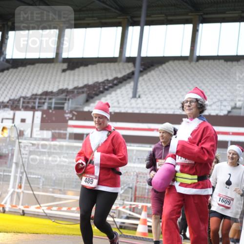 07.12.2025 - St. Pauli X-Mass-Run No. 15 Patografie http://msf.ph/oto/9368558 07.12.2025 11:12:26 Ziel 46, 218, 489, 597, 663, 671, 682, 718, 836, 839, 888, 1142, 1261, 1423, 1609, 1610, 2858 meine-sportfotos.de
