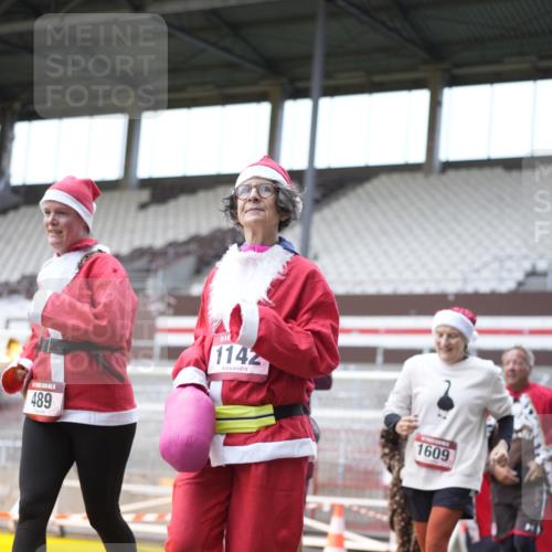 07.12.2025 - St. Pauli X-Mass-Run No. 15 Patografie http://msf.ph/oto/9368562 07.12.2025 11:12:26 Ziel 46, 218, 489, 597, 663, 671, 682, 718, 836, 839, 888, 1142, 1261, 1423, 1609, 1610, 2858 meine-sportfotos.de