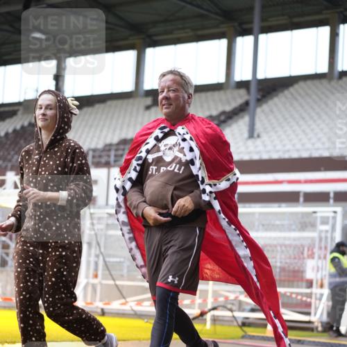 07.12.2025 - St. Pauli X-Mass-Run No. 15 Patografie http://msf.ph/oto/9368569 07.12.2025 11:12:28 Ziel 46, 218, 489, 663, 671, 682, 718, 839, 888, 1142, 1261, 1423, 1609, 1610, 2858 meine-sportfotos.de