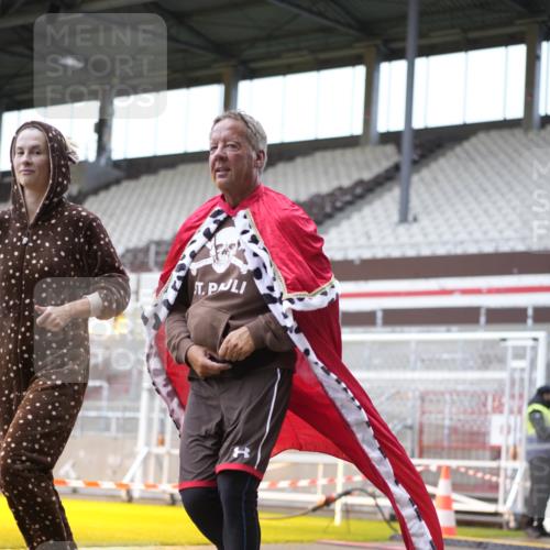 07.12.2025 - St. Pauli X-Mass-Run No. 15 Patografie http://msf.ph/oto/9368571 07.12.2025 11:12:28 Ziel 46, 218, 489, 663, 671, 682, 718, 839, 888, 1142, 1261, 1423, 1609, 1610, 2858 meine-sportfotos.de