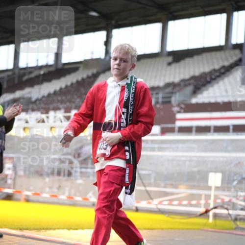 07.12.2025 - St. Pauli X-Mass-Run No. 15 Patografie http://msf.ph/oto/9368577 07.12.2025 11:12:31 Ziel 46, 489, 663, 1142, 1261, 1420, 1422, 1423, 1609, 1610, 2858 meine-sportfotos.de