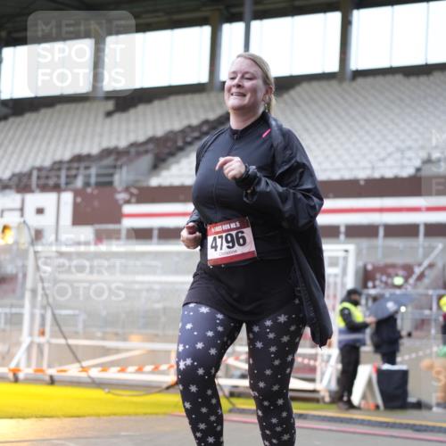07.12.2025 - St. Pauli X-Mass-Run No. 15 Patografie http://msf.ph/oto/9368605 07.12.2025 11:12:46 Ziel 494, 681, 919, 1420, 1422, 3167, 4794, 4795, 4796, 4802, 4804 meine-sportfotos.de