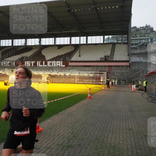 07.12.2025 - St. Pauli X-Mass-Run No. 15 Fabian Wolf http://msf.ph/oto/9368613 07.12.2025 09:53:19 Ziel 518, 3684 meine-sportfotos.de