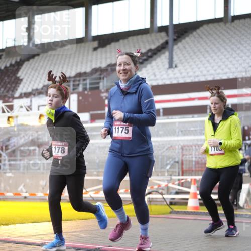 07.12.2025 - St. Pauli X-Mass-Run No. 15 Patografie http://msf.ph/oto/9368618 07.12.2025 11:12:52 Ziel 494, 681, 683, 684, 919, 1175, 1178, 1703, 3167, 4794, 4795, 4796, 4802, 4804 meine-sportfotos.de