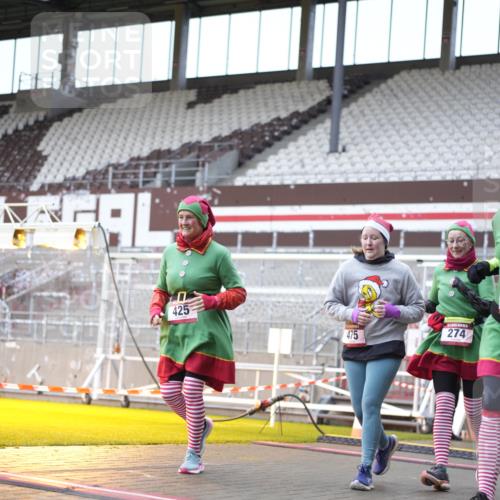 07.12.2025 - St. Pauli X-Mass-Run No. 15 Patografie http://msf.ph/oto/9368670 07.12.2025 11:13:52 Ziel 274, 375, 425, 475, 708 meine-sportfotos.de
