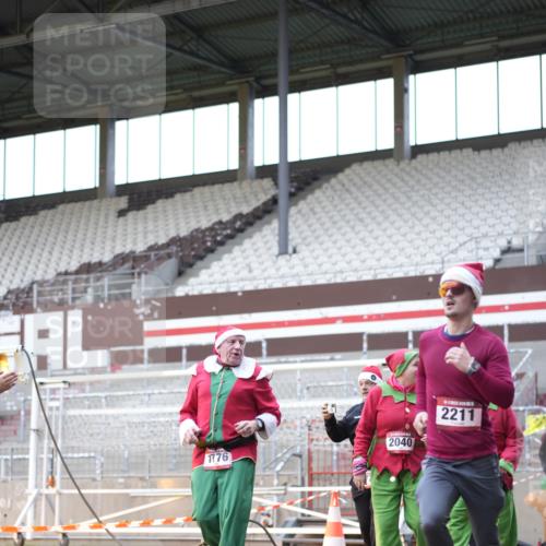 07.12.2025 - St. Pauli X-Mass-Run No. 15 Patografie http://msf.ph/oto/9368700 07.12.2025 11:14:31 Ziel 525, 1776, 1778, 1798, 1804, 1805, 1806, 1807, 2040, 2211, 4010 meine-sportfotos.de