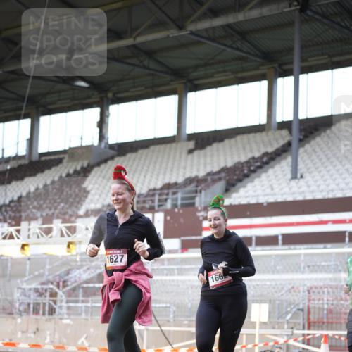 07.12.2025 - St. Pauli X-Mass-Run No. 15 Patografie http://msf.ph/oto/9368734 07.12.2025 11:15:02 Ziel 313, 1623, 1627, 1662, 3133 meine-sportfotos.de