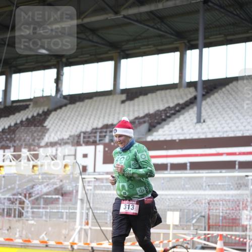 07.12.2025 - St. Pauli X-Mass-Run No. 15 Patografie http://msf.ph/oto/9368738 07.12.2025 11:15:04 Ziel 313, 1623, 1627, 1662, 3133 meine-sportfotos.de