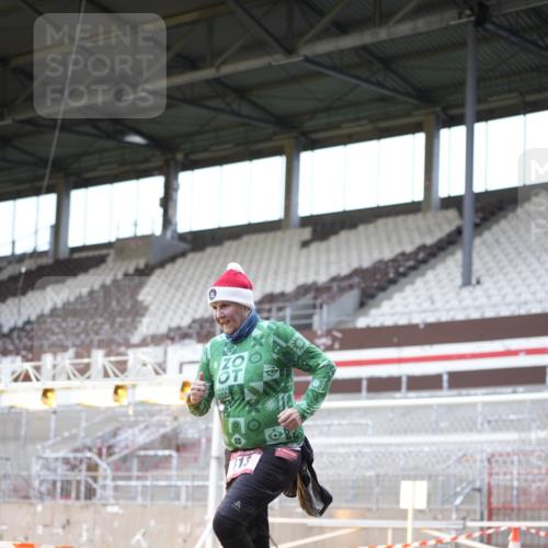 07.12.2025 - St. Pauli X-Mass-Run No. 15 Patografie http://msf.ph/oto/9368741 07.12.2025 11:15:04 Ziel 313, 1623, 1627, 1662, 3133 meine-sportfotos.de