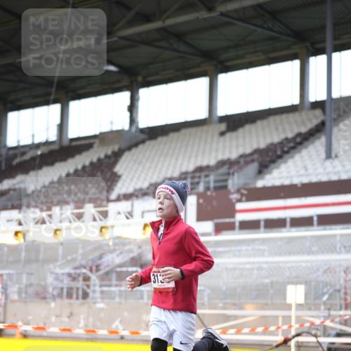07.12.2025 - St. Pauli X-Mass-Run No. 15 Patografie http://msf.ph/oto/9368743 07.12.2025 11:15:06 Ziel 313, 1623, 1627, 1662, 3133 meine-sportfotos.de