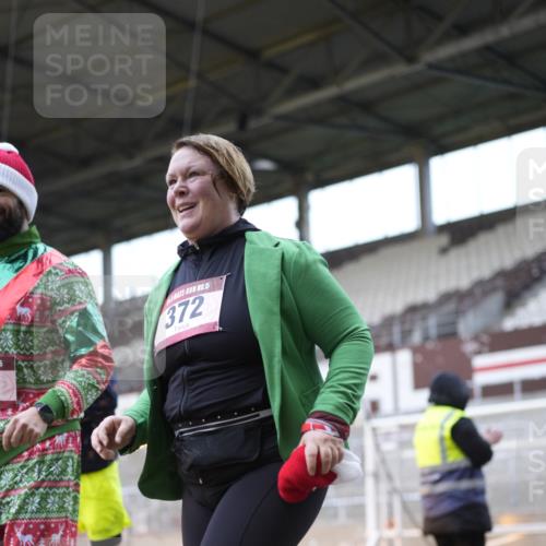 07.12.2025 - St. Pauli X-Mass-Run No. 15 Patografie http://msf.ph/oto/9368761 07.12.2025 11:15:44 Ziel 8, 14, 372, 2194 meine-sportfotos.de