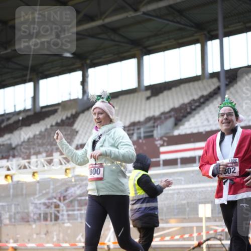07.12.2025 - St. Pauli X-Mass-Run No. 15 Patografie http://msf.ph/oto/9368783 07.12.2025 11:16:06 Ziel 1800, 1802, 1821, 1825, 2195, 2464, 3241, 3256, 3326 meine-sportfotos.de