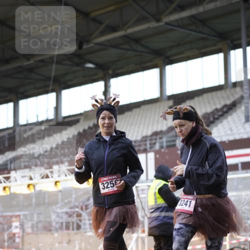 07.12.2025 - St. Pauli X-Mass-Run No. 15 Patografie http://msf.ph/oto/9368790 07.12.2025 11:16:08 Ziel 1800, 1802, 1821, 1825, 2195, 2464, 3241, 3256, 3326 meine-sportfotos.de