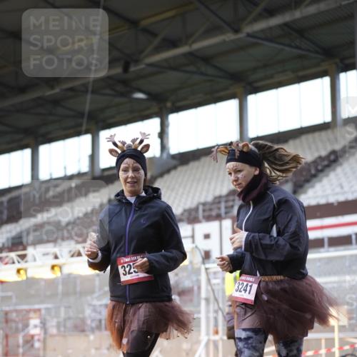 07.12.2025 - St. Pauli X-Mass-Run No. 15 Patografie http://msf.ph/oto/9368792 07.12.2025 11:16:08 Ziel 1800, 1802, 1821, 1825, 2195, 2464, 3241, 3256, 3326 meine-sportfotos.de