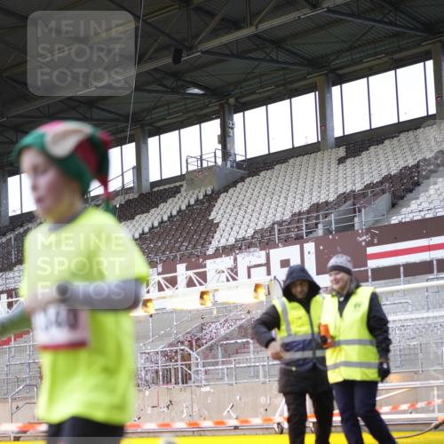 07.12.2025 - St. Pauli X-Mass-Run No. 15 Patografie http://msf.ph/oto/9368811 07.12.2025 11:17:09 Ziel 1122, 1127, 1340, 1531, 1686, 2766 meine-sportfotos.de