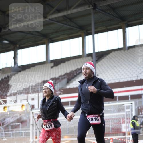 07.12.2025 - St. Pauli X-Mass-Run No. 15 Patografie http://msf.ph/oto/9368840 07.12.2025 11:17:17 Ziel 551, 1122, 1125, 1127, 1130, 1340, 1529, 1531, 1686, 2477, 2766, 2846, 2849 meine-sportfotos.de