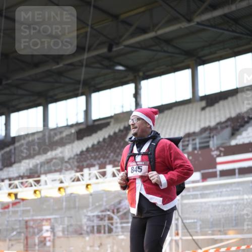 07.12.2025 - St. Pauli X-Mass-Run No. 15 Patografie http://msf.ph/oto/9368847 07.12.2025 11:17:30 Ziel 551, 845, 1125, 1130, 1529, 2477, 2846, 2849 meine-sportfotos.de