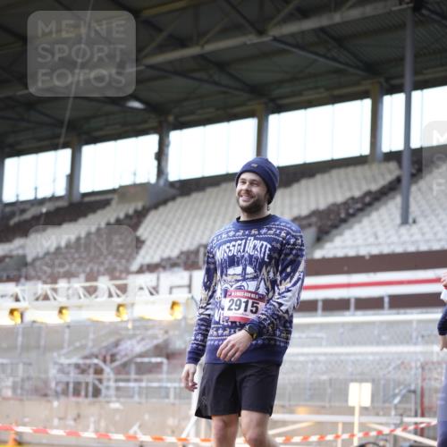 07.12.2025 - St. Pauli X-Mass-Run No. 15 Patografie http://msf.ph/oto/9368855 07.12.2025 11:17:44 Ziel 845, 2915, 4627 meine-sportfotos.de