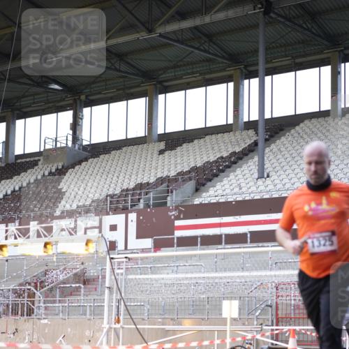 07.12.2025 - St. Pauli X-Mass-Run No. 15 Patografie http://msf.ph/oto/9368864 07.12.2025 11:18:00 Ziel 1325, 1348, 3221, 3327, 4627 meine-sportfotos.de