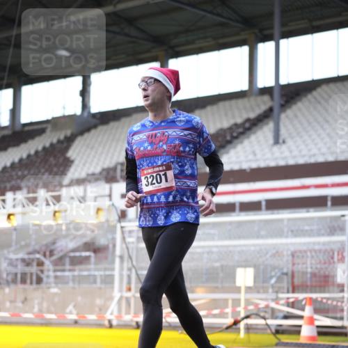 07.12.2025 - St. Pauli X-Mass-Run No. 15 Patografie http://msf.ph/oto/9368876 07.12.2025 11:18:09 Ziel 1325, 1348, 3201, 3221, 3327 meine-sportfotos.de