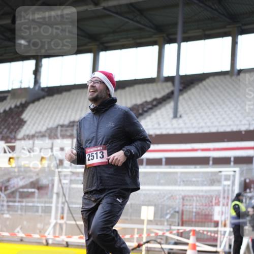 07.12.2025 - St. Pauli X-Mass-Run No. 15 Patografie http://msf.ph/oto/9368920 07.12.2025 11:19:02 Ziel 1322, 1617, 2064, 2067, 2597 meine-sportfotos.de
