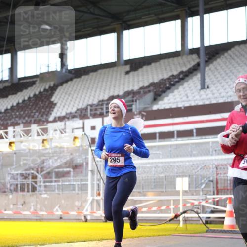 07.12.2025 - St. Pauli X-Mass-Run No. 15 Patografie http://msf.ph/oto/9368931 07.12.2025 11:19:08 Ziel 295, 302, 1617, 2597, 2788, 3205 meine-sportfotos.de